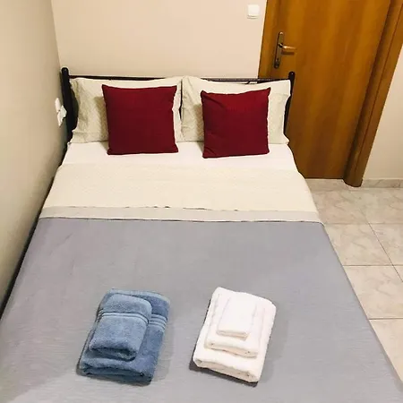 δεν υπάρχει Apartment *