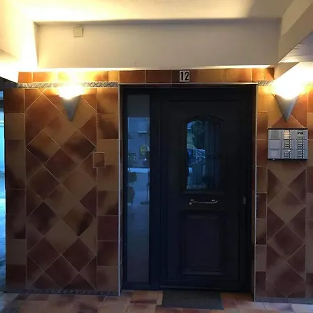 Apartment δεν υπάρχει *