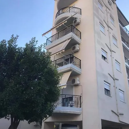δεν υπάρχει *