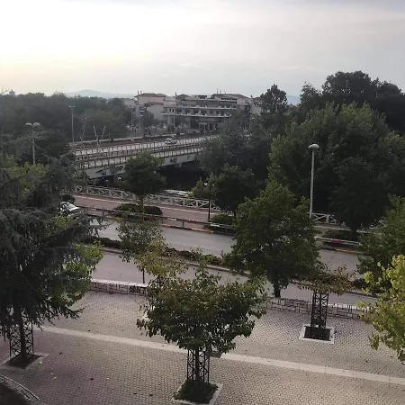 δεν υπάρχει Apartment *