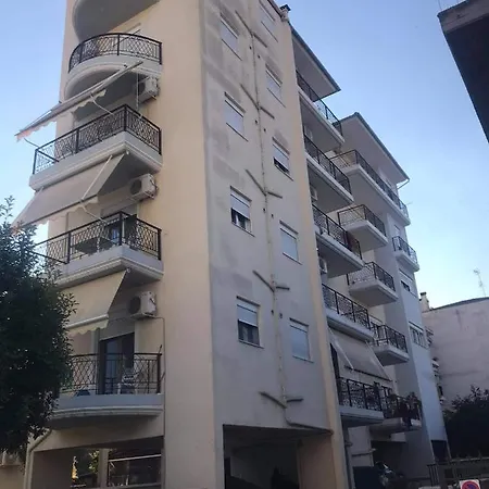 δεν υπάρχει *